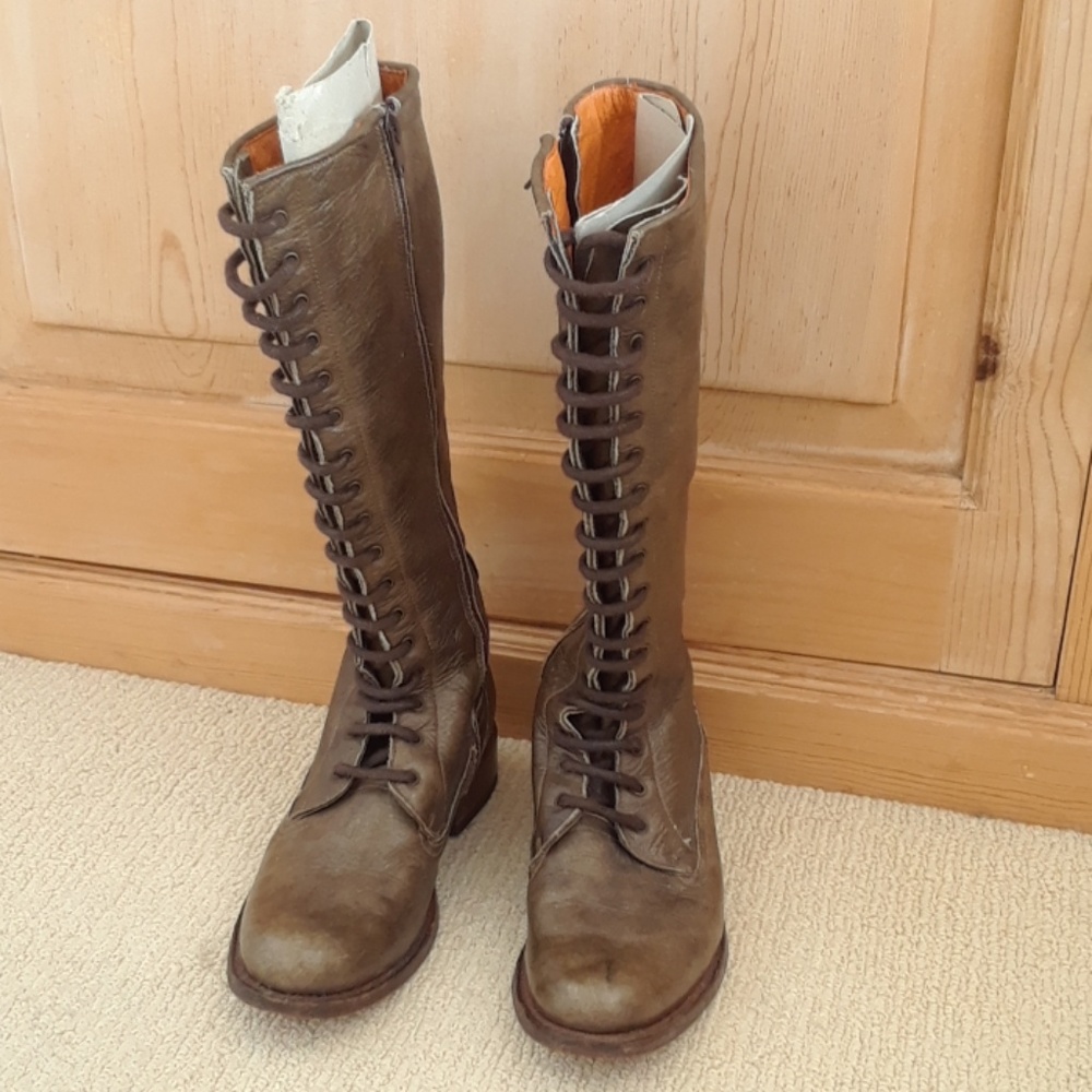 Rare Frye Lace Up Riding Boots